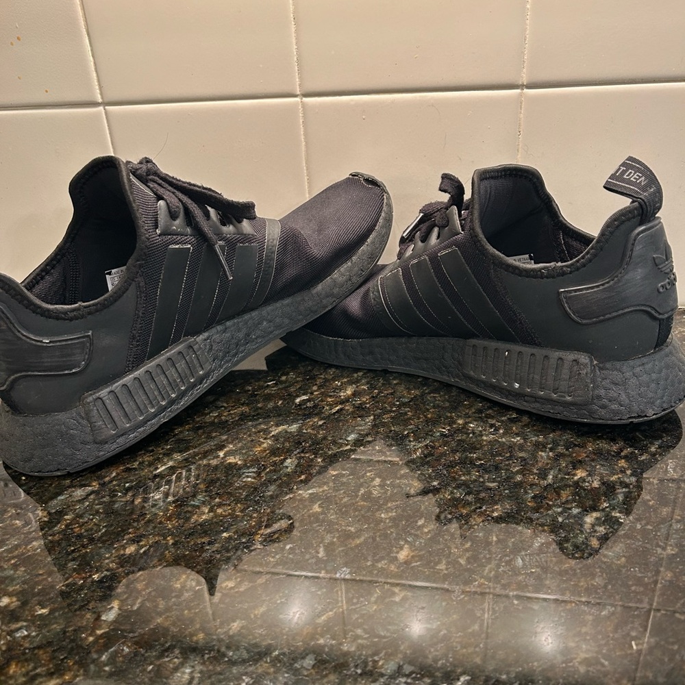 Adidas NMD R1 Triple Black